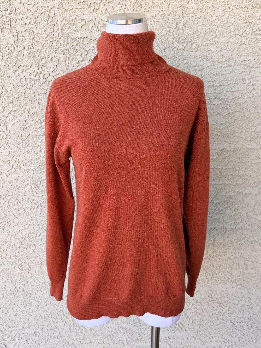 TSE Cashmere Sweater Womens Small Orange Turtleneck 100% Cashmere Pullover Knit